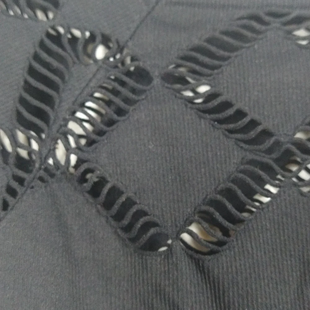 Bebe Diamond Slashes Black Off Shoulder Top Size:M/L - Picture 2 of 9